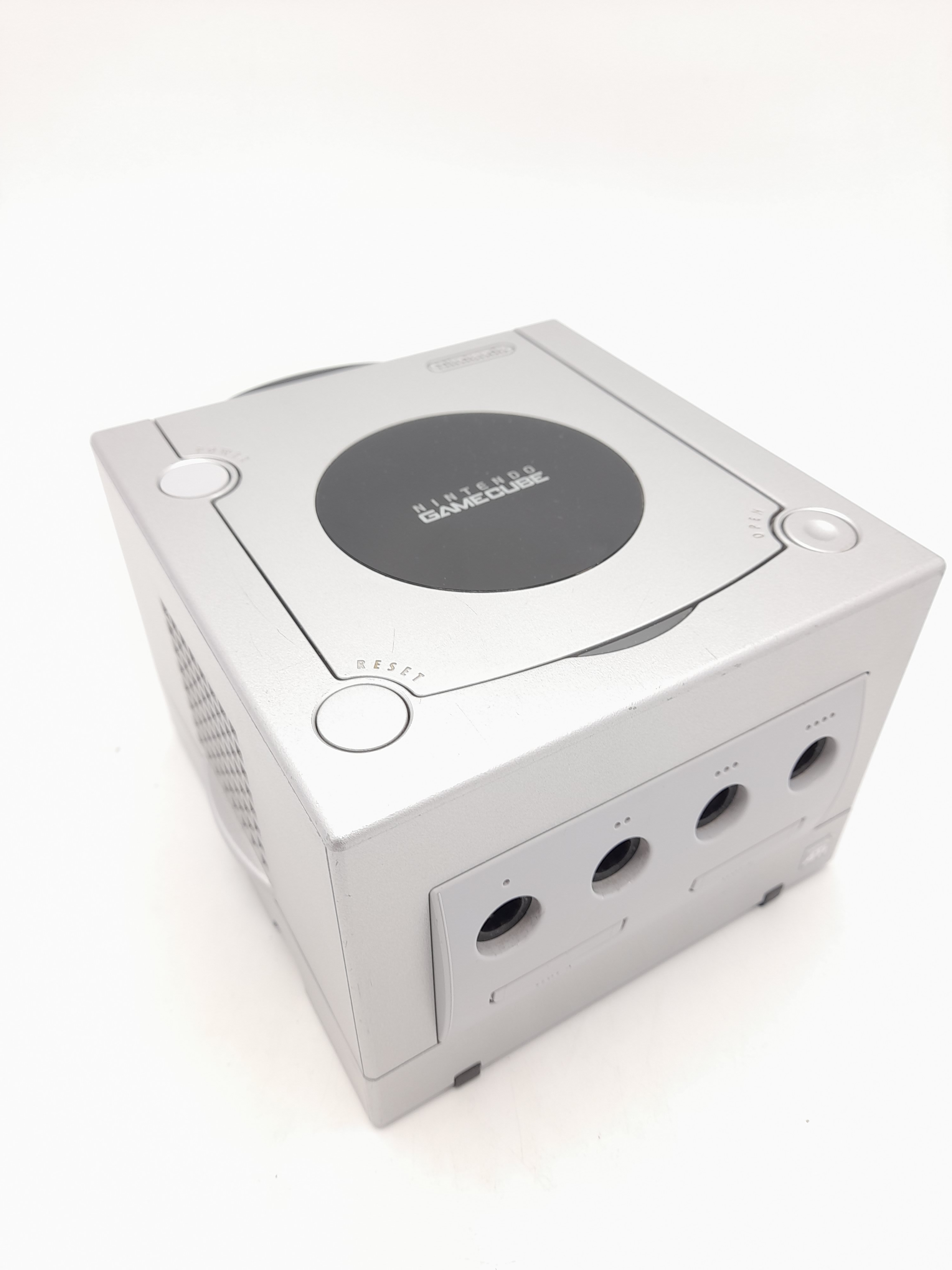 Foto van GameCube Platinum Console